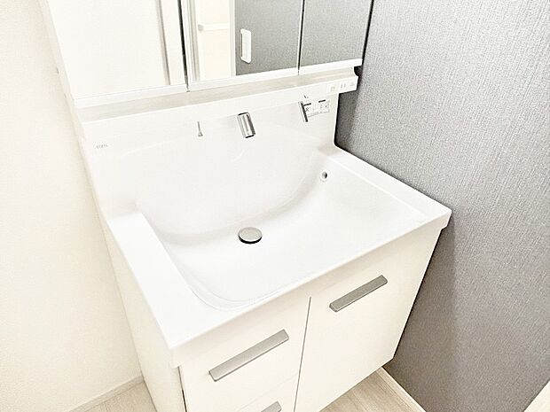 ハンドシャワー付き!使いやすい洗面台。