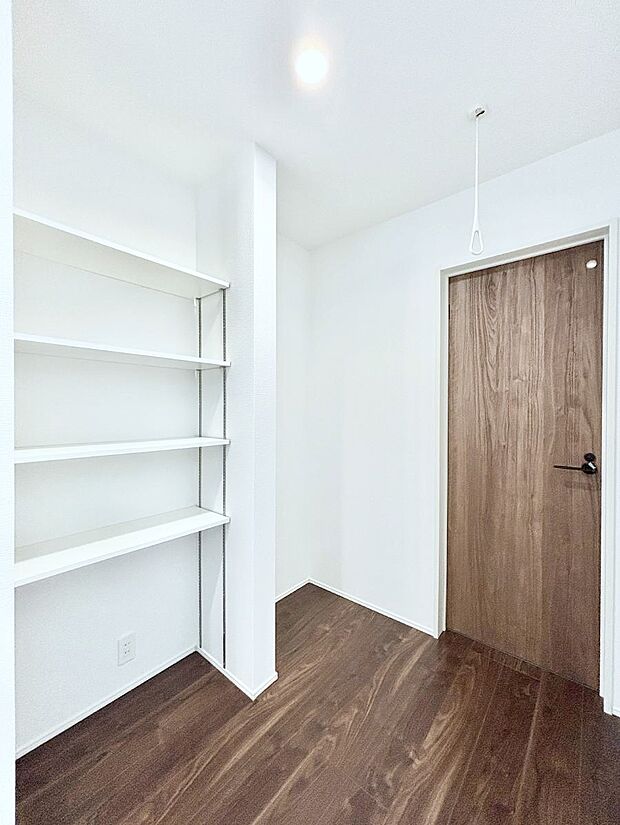 便利なリネン庫で、スッキリした使いやすい洗面室に