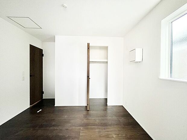 子供部屋にもおすすめな収納スペースたっぷりの居室