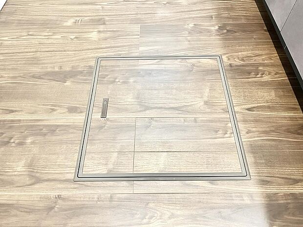 床下収納付き!日用品・非常用品の収納にも大活躍。