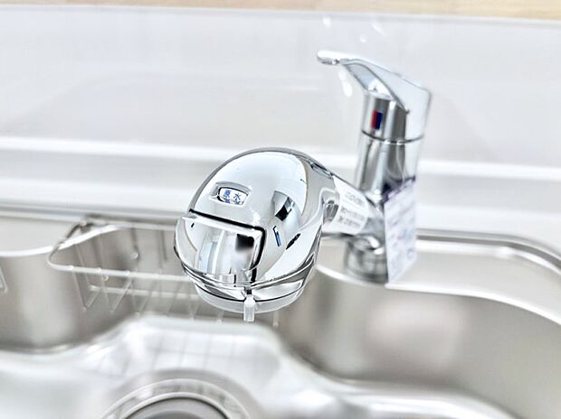 いつでも清潔なおいしいお水を。一つの水栓で水道水と浄水を使い分け。
