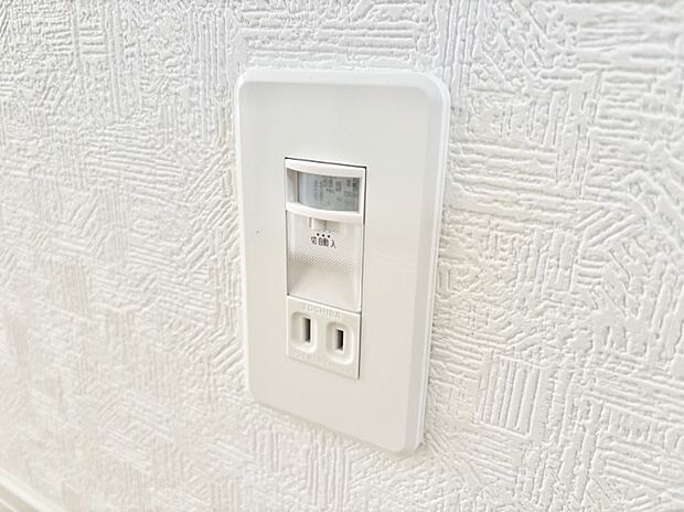 足元灯を設置して安全に配慮しました。