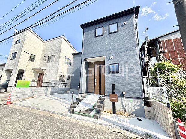 洗練された外観、上質な住空間が広がる室内は永く安心して過ごせる住居です。