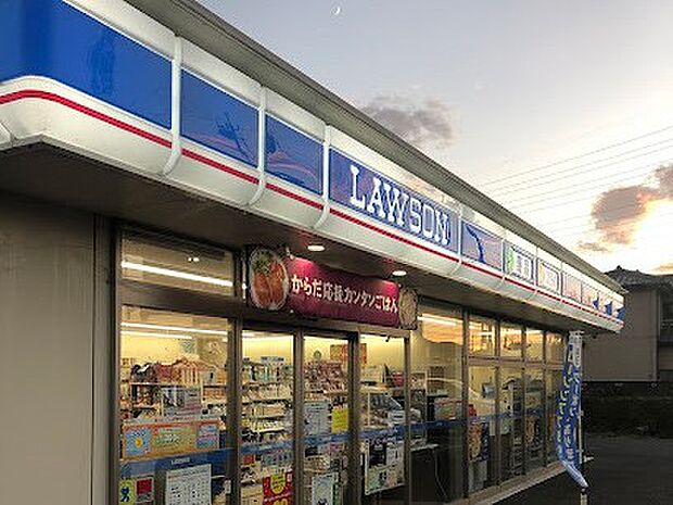 コンビニ 450m ローソン 北本深井三丁目店