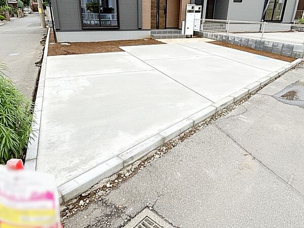 並列2台駐車可能なゆとりのカースペース
