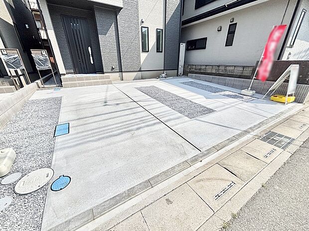 駐車3台可能!急なお客様の駐車に。また、ご家族の自転車スペースとしても大活躍。
