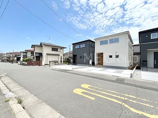 前面道路はきちんと整備されています