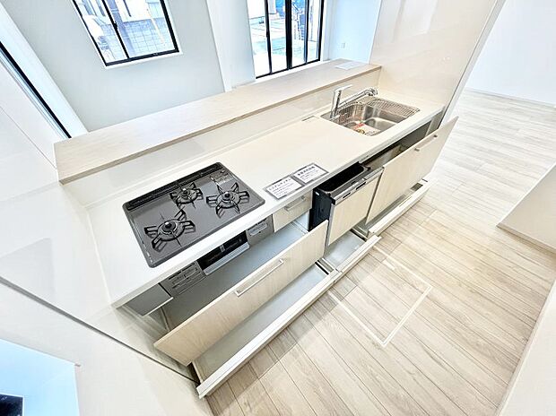 使いやすさを優先したスライド式収納タイプ!