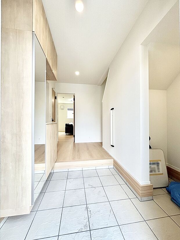 家族の帰宅やお客様をあたたかく迎える玄関