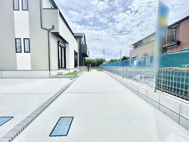目の前が駐車場だと雨の日も大量にお買い物をした時も便利ですね