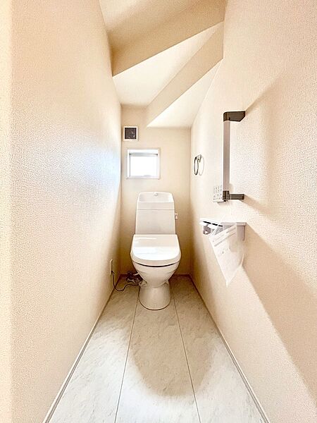 トイレは1階と2階それぞれに配置されていてとても便利です。