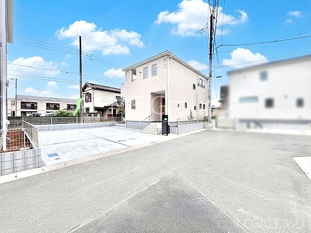 前面道路はきちんと整備されています  