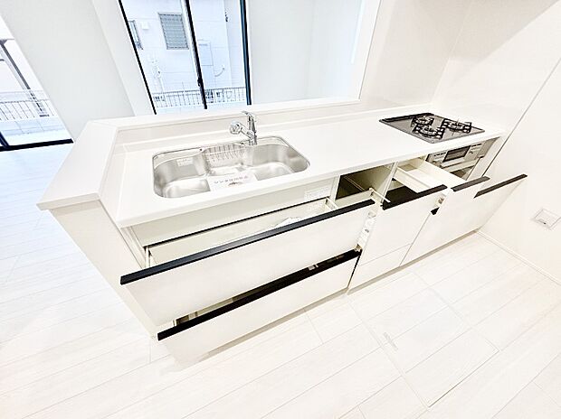 使いやすさを優先したスライド式収納タイプ!