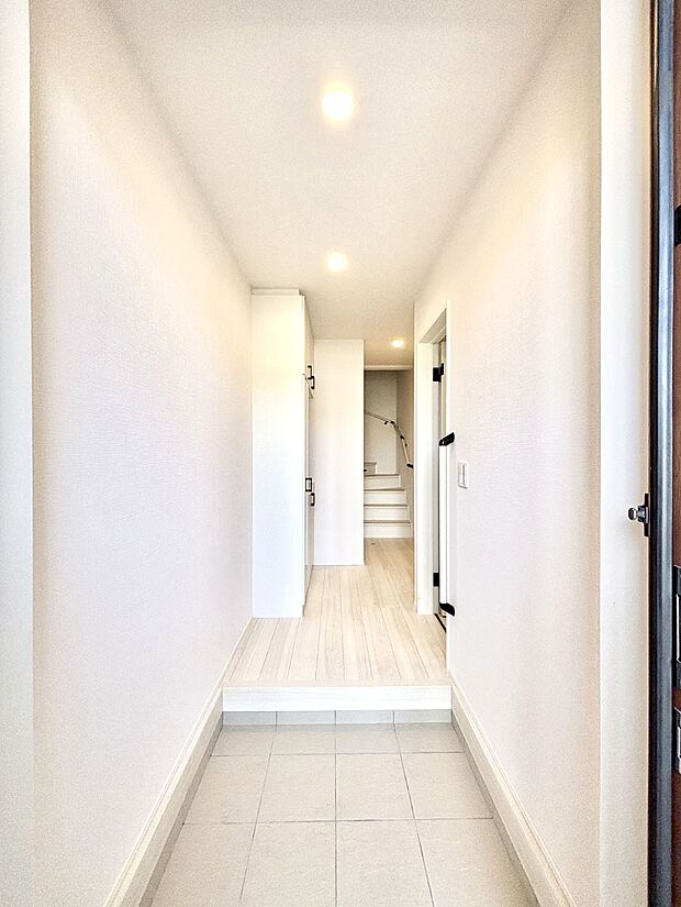 家族の帰宅やお客様をあたたかく迎える玄関