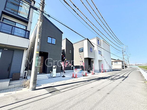 前面道路はきちんと整備されています  