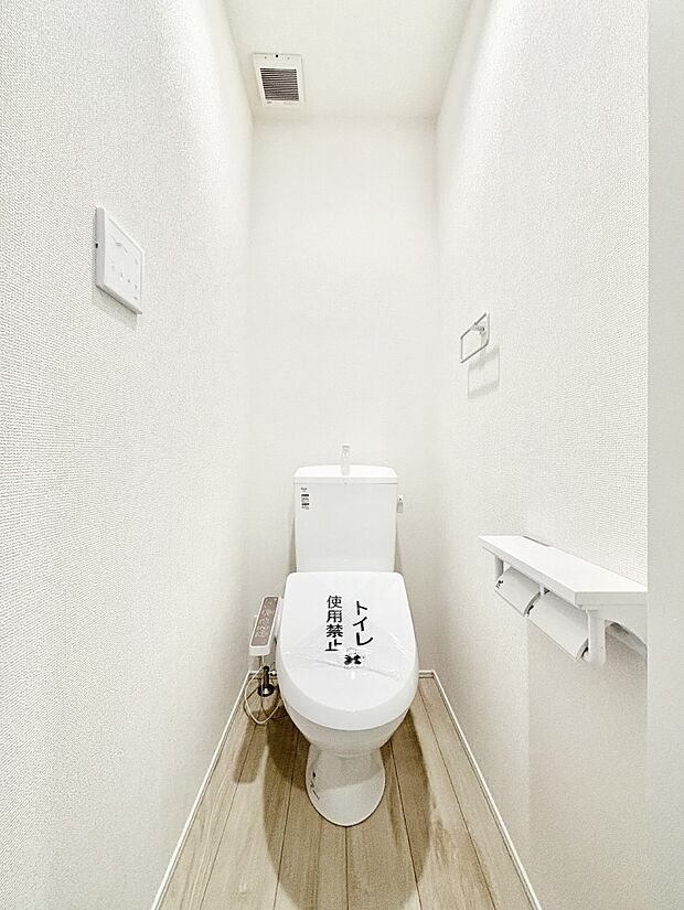 白を基調とした清潔感のある落ち着ける空間　