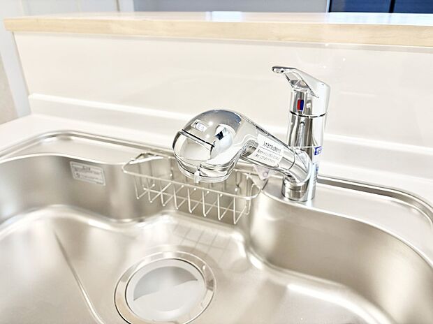 いつでも清潔なおいしいお水を。一つの水栓で水道水と浄水を使い分け。