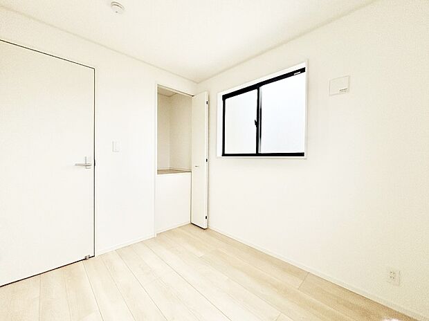 爽やかな日差しがお部屋全体を優しく包み込んでくれます