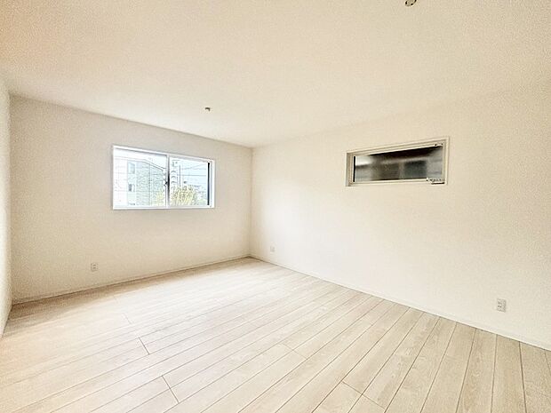 家族の笑顔が自然と生まれてくる、そんな雰囲気のダイニングに仕上がっています。