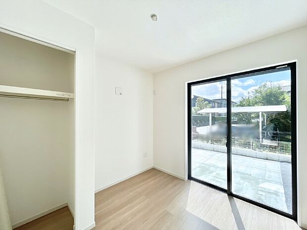 爽やかな日差しがお部屋全体を優しく包み込んでくれます