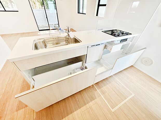 使いやすさを優先したスライド式収納タイプ!