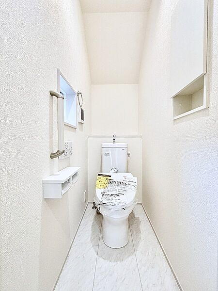 トイレは温水洗浄機能付き