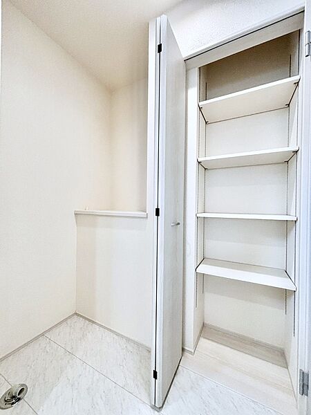 便利なリネン庫で、スッキリした使いやすい洗面室に