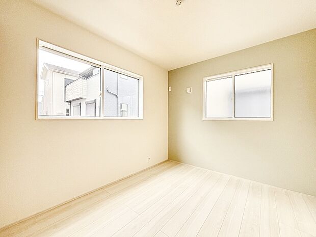 2面採光で気持ちよく自然光が取り入れられるのでお子様のお部屋にもピッタリ