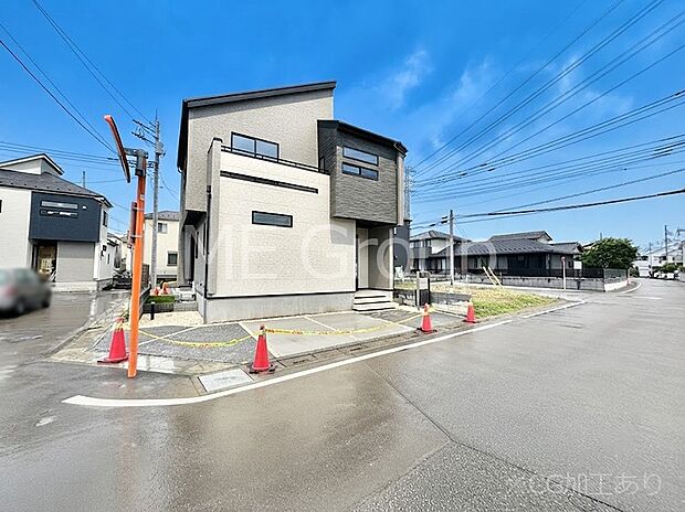 角地なので日当たりも良く、お家が堂々として見えます。