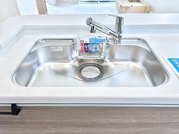 いつでも清潔なおいしいお水を。一つの水栓で水道水と浄水を使い分け。