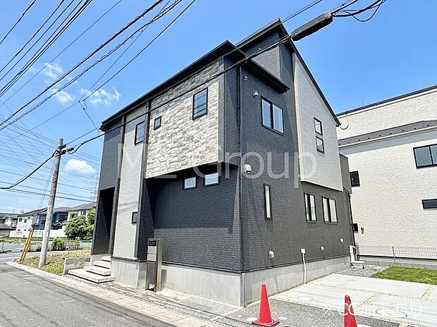 洗練された外観、上質な住空間が広がる室内は永く安心して過ごせる住居です。