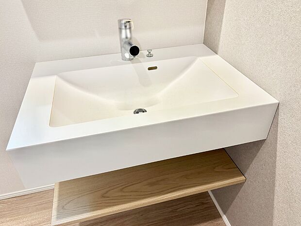 ハンドシャワー付き!使いやすい洗面台。