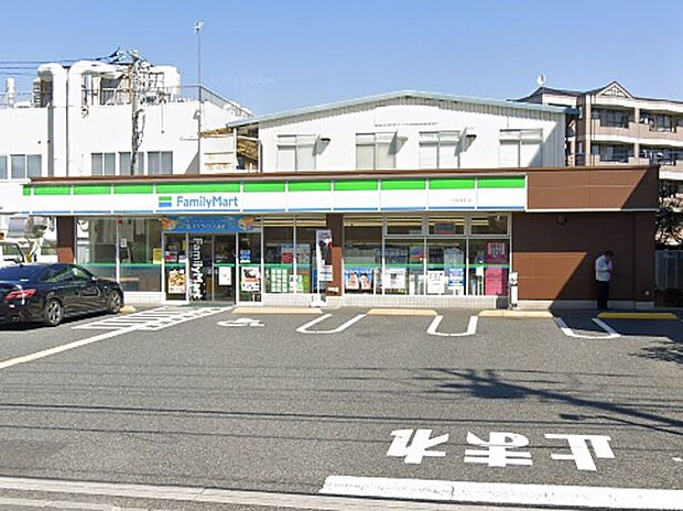 コンビニ 300m ファミリーマート戸田本町店