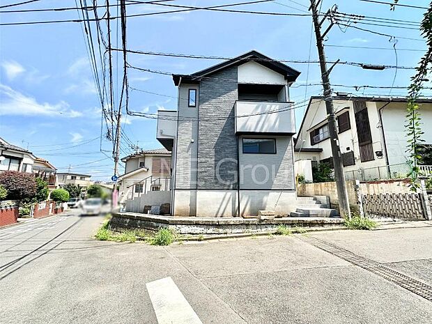 洗練された外観、上質な住空間が広がる室内は永く安心して過ごせる住居です。 
