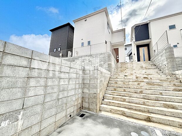 暮らしやすさと居心地の良さにこだわったシンプルで飽きのこないデザイン !