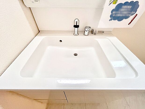 ハンドシャワー付き!使いやすい洗面台。