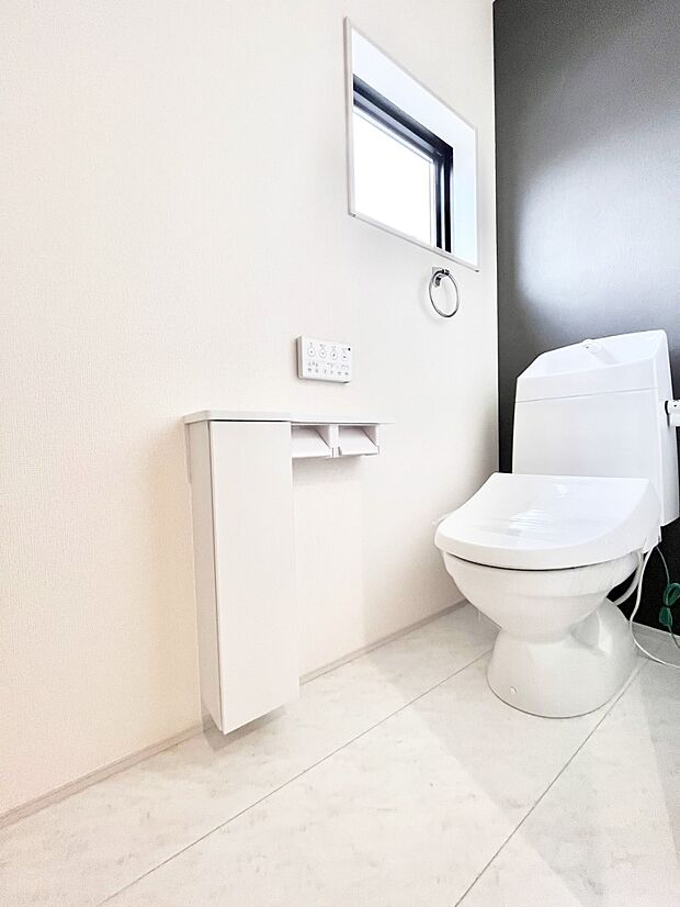 トイレは安心の2箇所!朝のバタバタも一安心です。