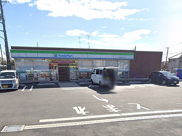 コンビニ 700m ファミリーマート 幸手陽光桜通り店