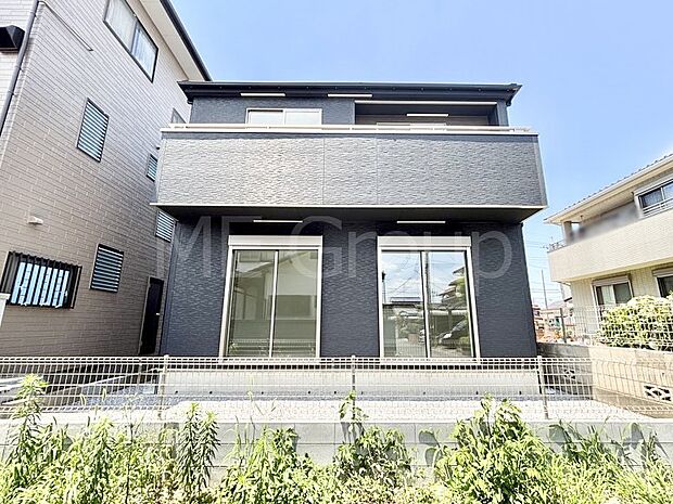 たっぷりの陽光と開放感に包まれる明るい住まい