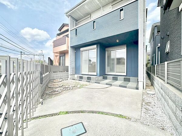 目の前が駐車場だと雨の日も大量にお買い物をした時も便利ですね