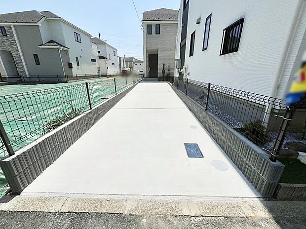 駐車2台可能！急なお客様の駐車に。また、ご家族の自転車スペースとしても大活躍。