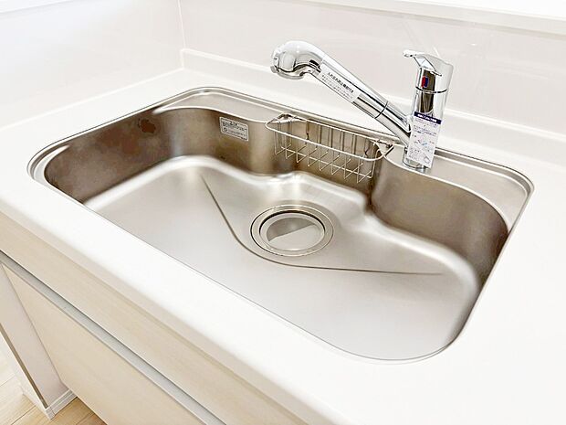 いつでも清潔なおいしいお水を。一つの水栓で水道水と浄水を使い分け。