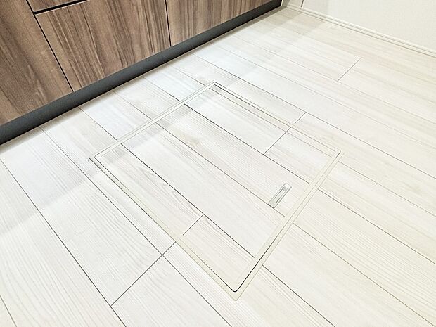 床下収納付き!日用品・非常用品の収納にも大活躍。