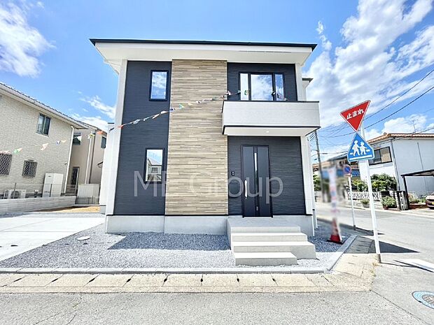 洗練された外観、上質な住空間が広がる室内は永く安心して過ごせる住居です。 
