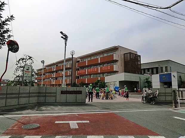 小学校 310m 草加市立谷塚小学校