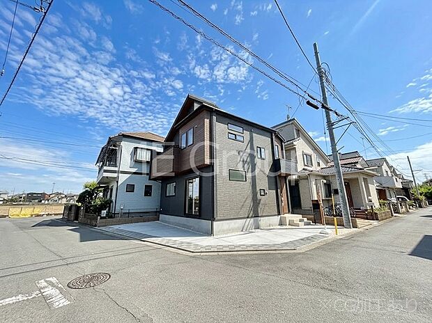 角地なので日当たりも良く、お家が堂々として見えます。