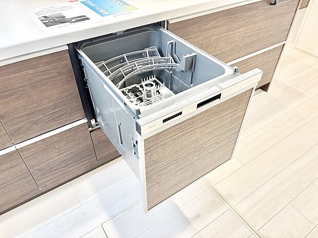 面倒なお片づけは食洗機にお任せ！家事の負担が減って、時間にも気持ちにもゆとりができます。