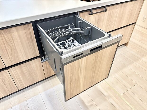 面倒なお片づけは食洗機にお任せ！家事の負担が減って、時間にも気持ちにもゆとりができます。