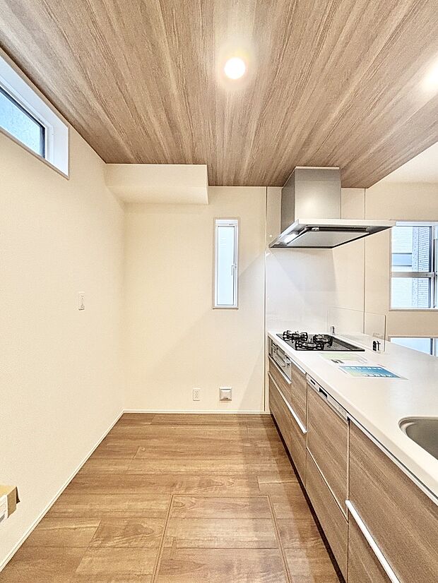 ゆとりあるキッチンではご家族と楽しくお料理ができます。