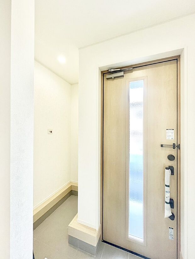 明るい玄関はお客様をお出迎えするのにぴったりです!